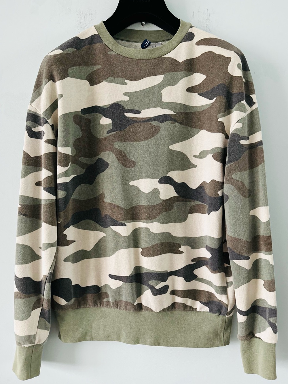 Women Camouflage Crewneck Sweater - Olive Camo
